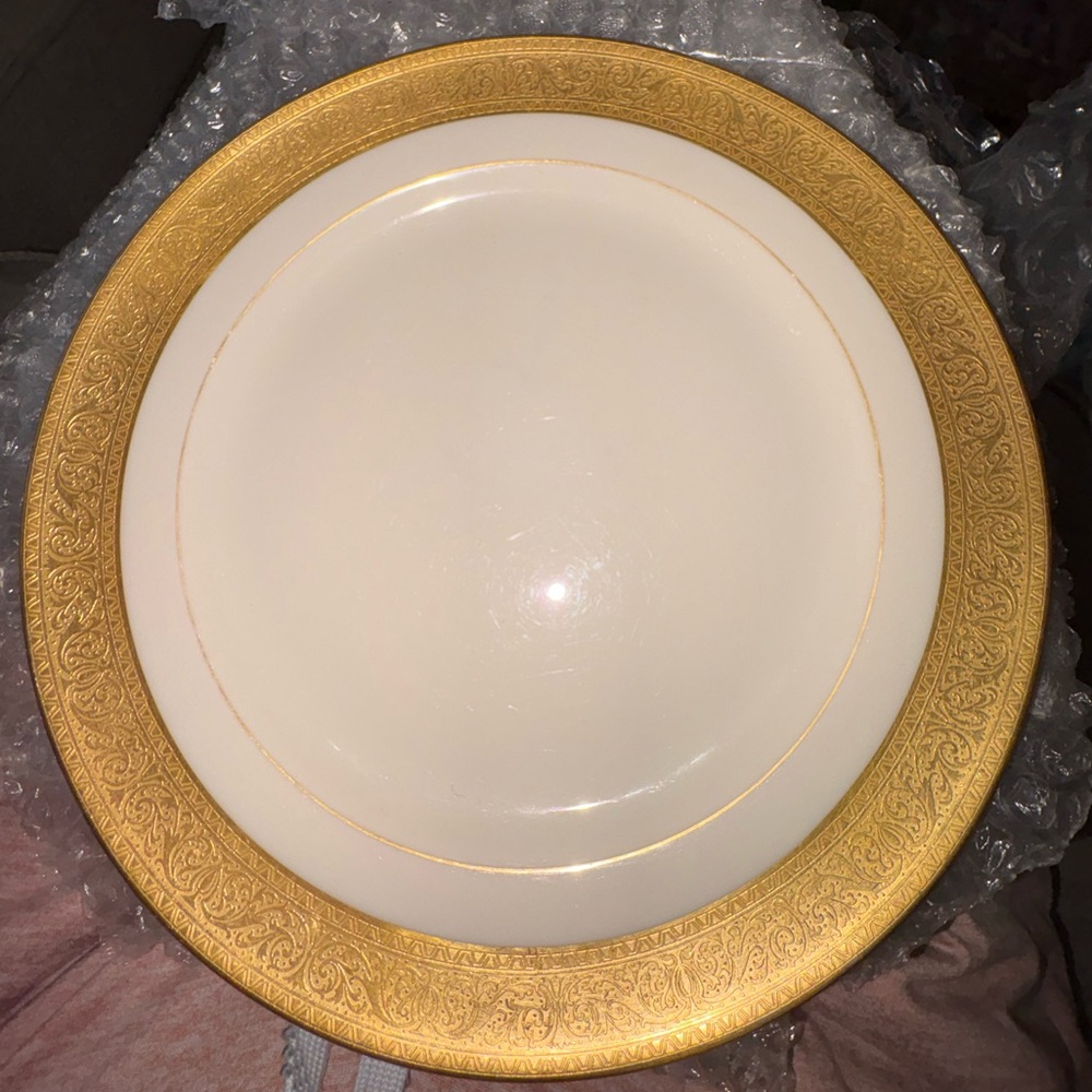 Lenox White Dinner Plate with Ornate Gold Border